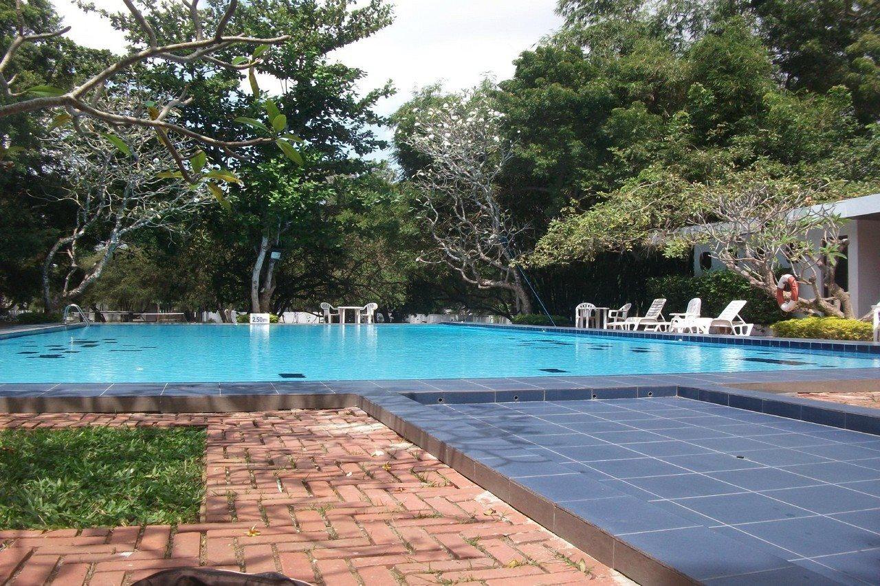 Peacock Beach Hotel 함반토타 외부 사진