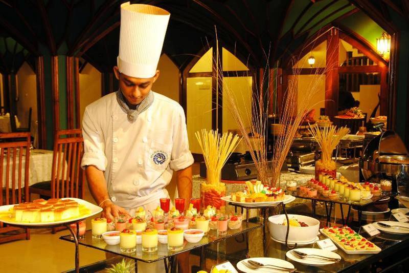 Peacock Beach Hotel 함반토타 외부 사진